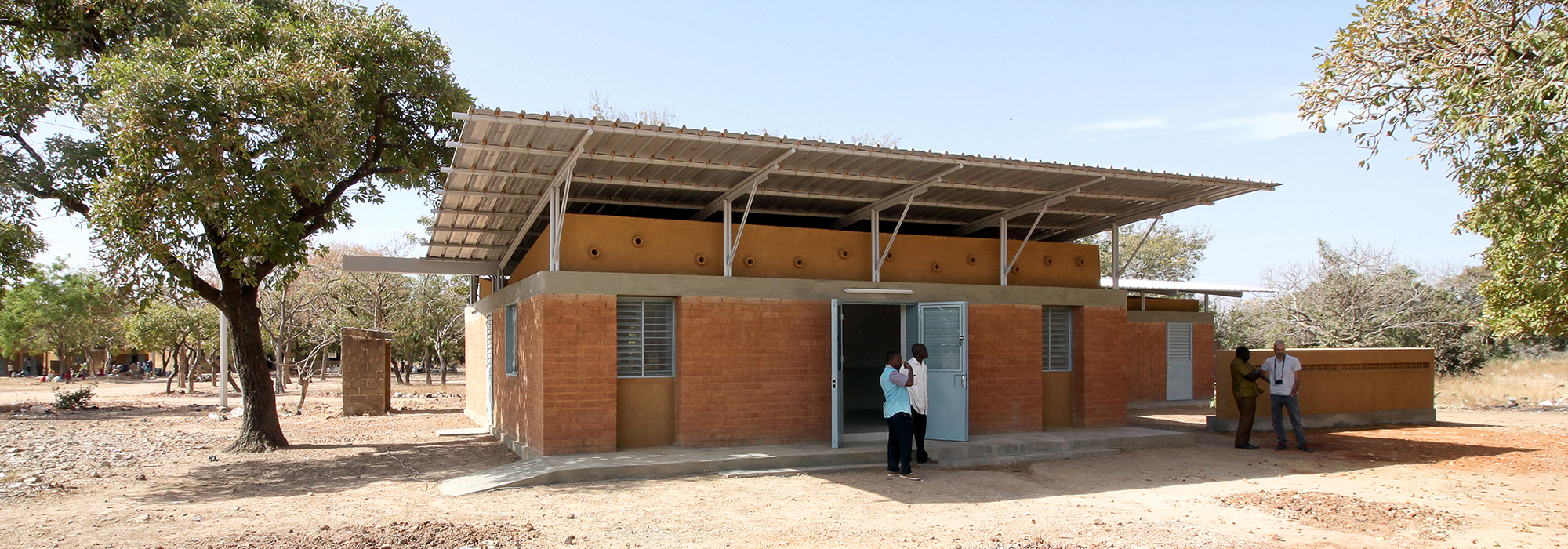 Refurbishment and extension of the Guiba Maternity clinic